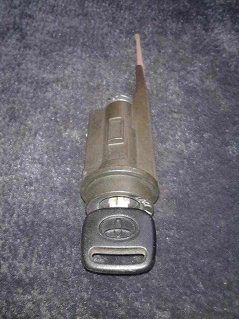 Не вытаскивается ключ с замка зажигания! — Toyota Cresta (100), 2,5 л ...