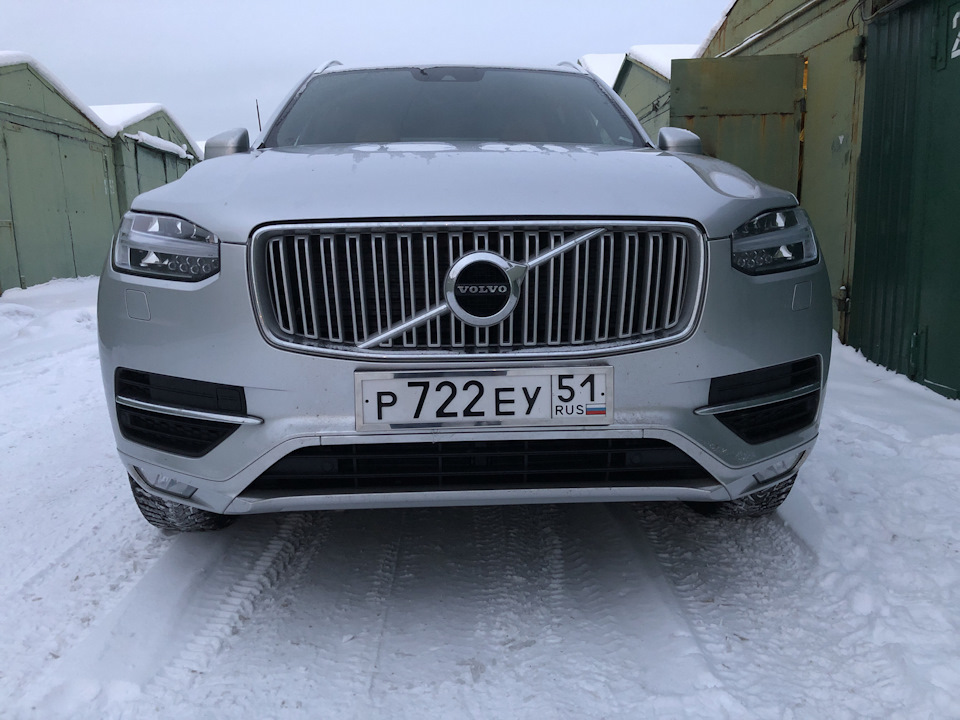 Заменены дилерские рамки. — Volvo XC90 (2G), 2 л, 2017 года ...
