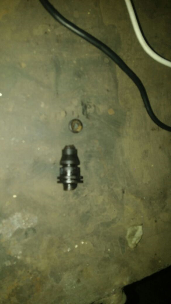 Эмульсия в расширительном бачке. — Mercedes-Benz E-class (W211), 2,5 л ...