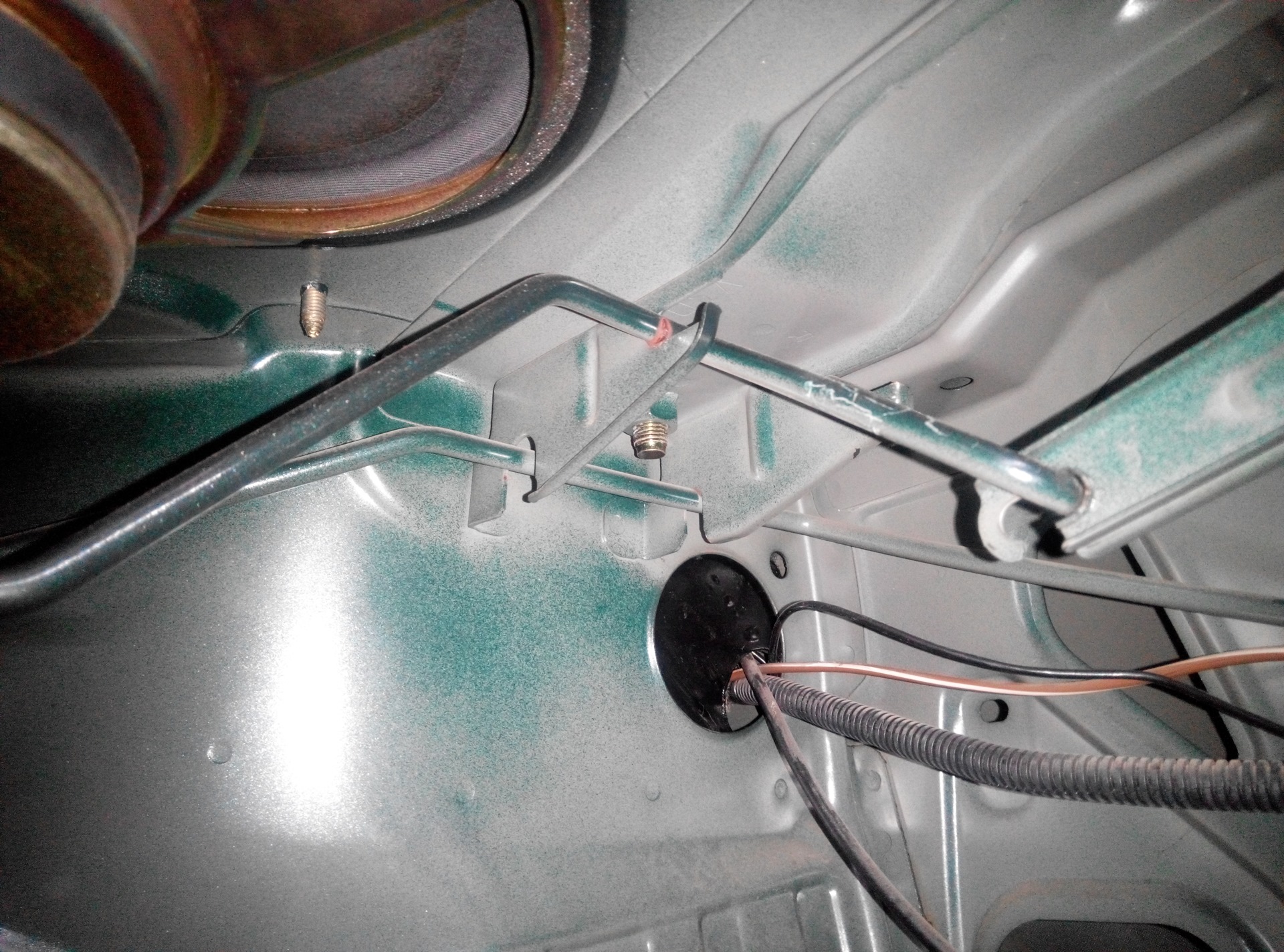 автоматический подъем крышки багажника. крышка багажника пежо 301. подъем крышки багажника. торсионы багажника шевроле круз седан. натяжка пружины багажника ваз 2107.