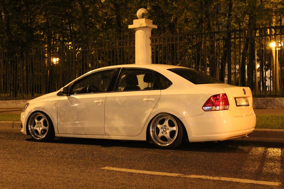 Volkswagen Polo sedan stance