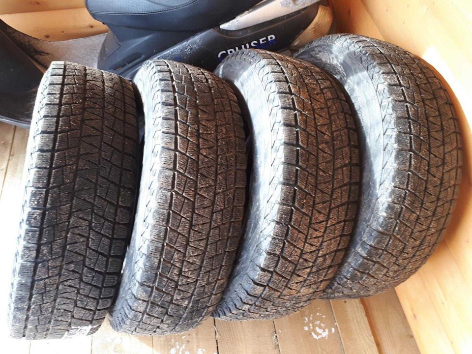 Зимняя резина 225 55 r19 шипованная. Bridgestone Blizzak w995. Bridgestone durs2. Bridgestone Blizzak w810.