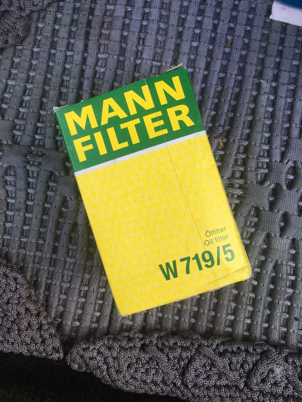 Mann Filter — Audi 100 (C4). Запчасти на фото: W7195