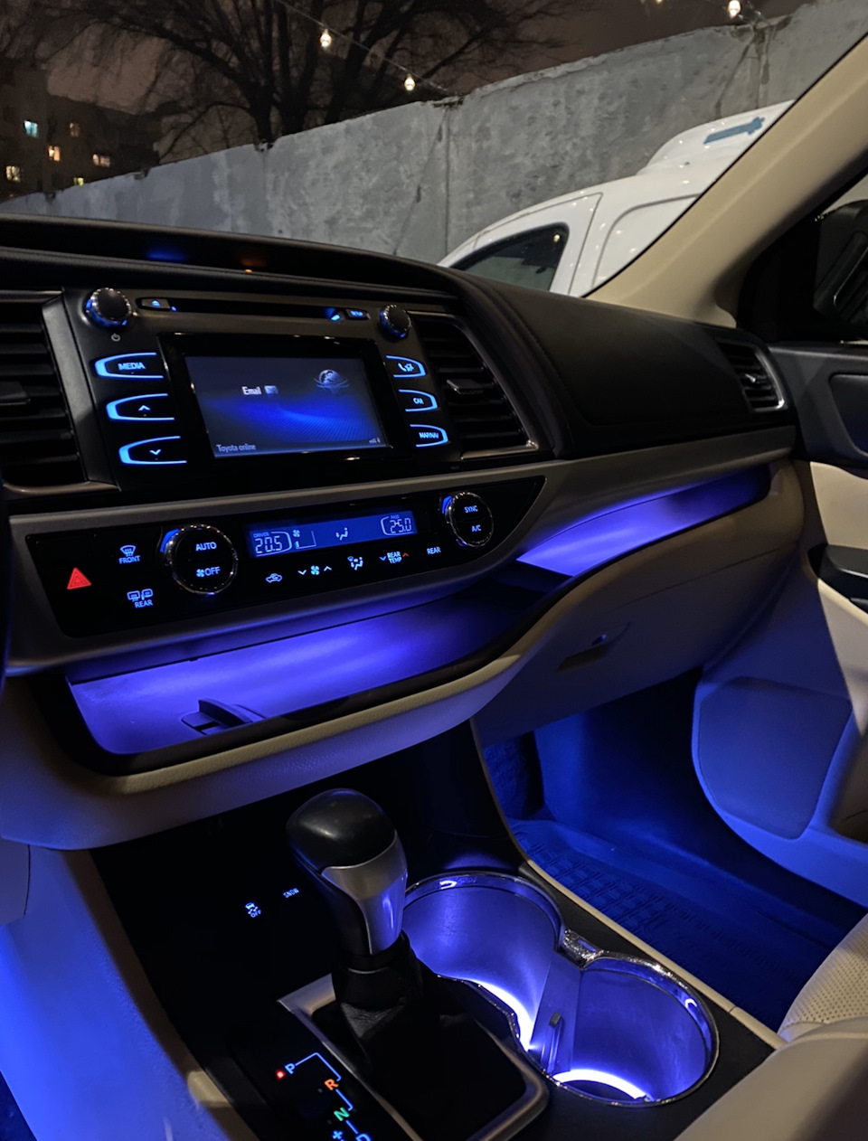 Highlander Toyota 2020 подсветка салона