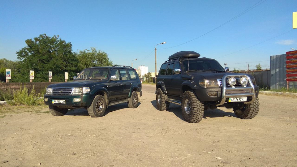 ТЛК 80, усиленные задние, на передних пока стоят длинные проставки — что очень вредно, но запущены в работу уже и передние усиленные… — Mitsubishi Pajero Sport (1G)