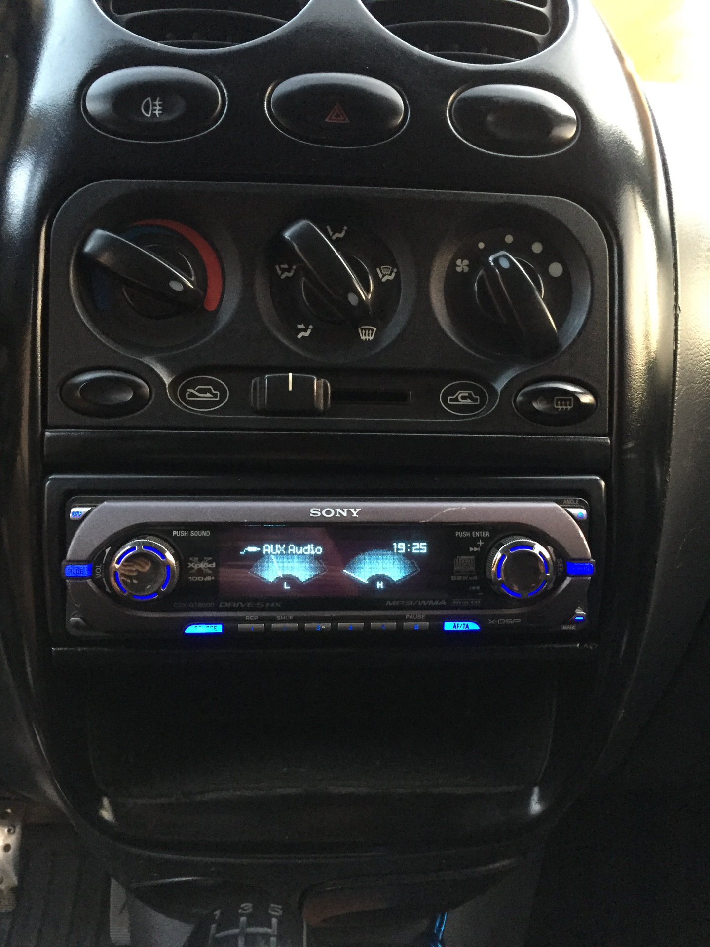 10 дюймовая магнитола в матиз. 2 din магнитола в матиз. Матиз магнитола m150. Matiz 2 din магнитола. Панель с 2 дин магнитолой део матиз.