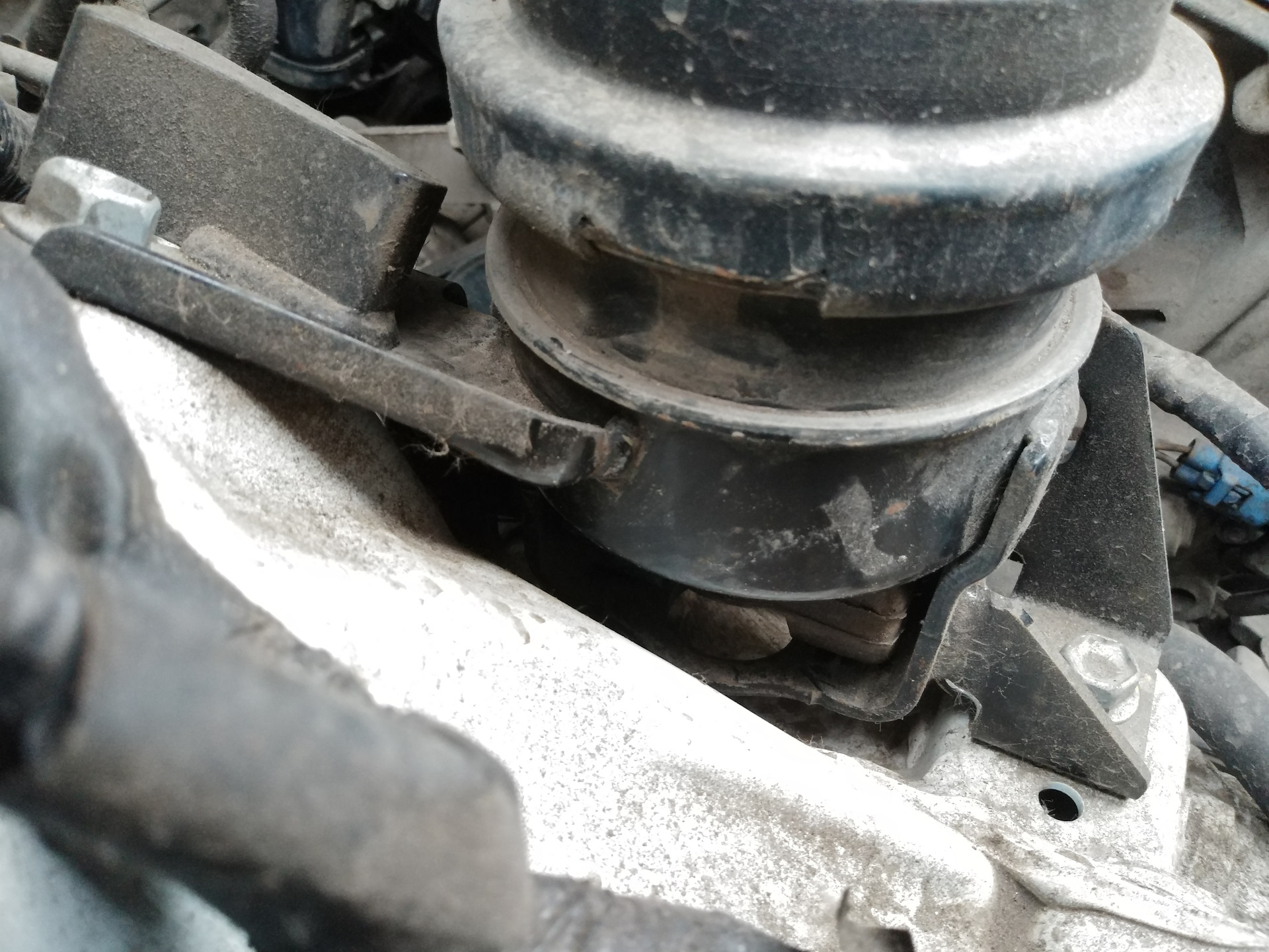 стучит двигатель на холодную 1,4 лада калина драйв 2. вибрация при наборе скорости. граната x-trail t31 код. вибрация двигателя на холостых ваз 2114. непонятная вибрация.