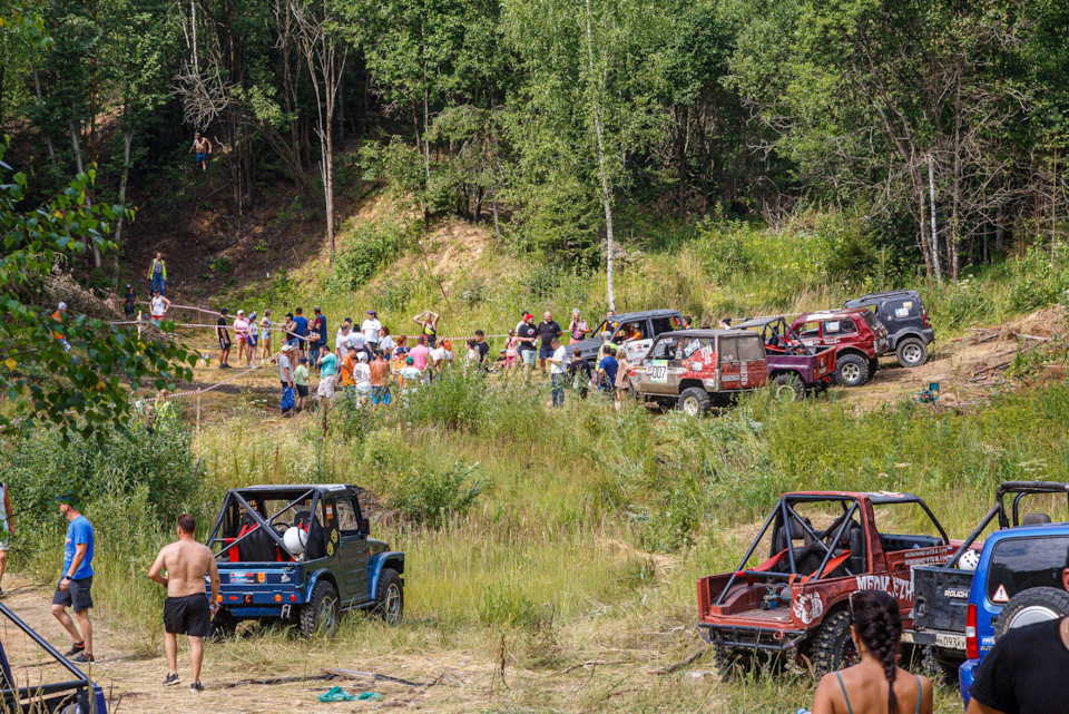 Рельеф отличный, грунт достаточно крепкий. Желающих много. — УАЗ 315195 Hunter