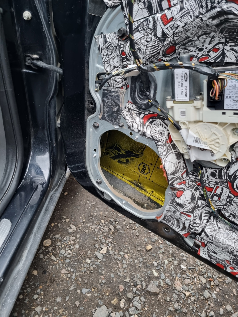 Фото в бортжурнале Ford Focus Sedan II. Запчасти на фото: 7M5T14D218GA