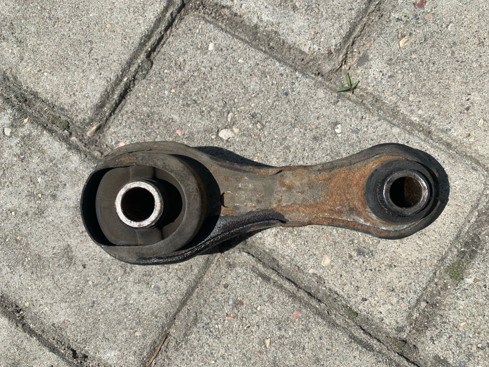 другая — Renault Clio IV