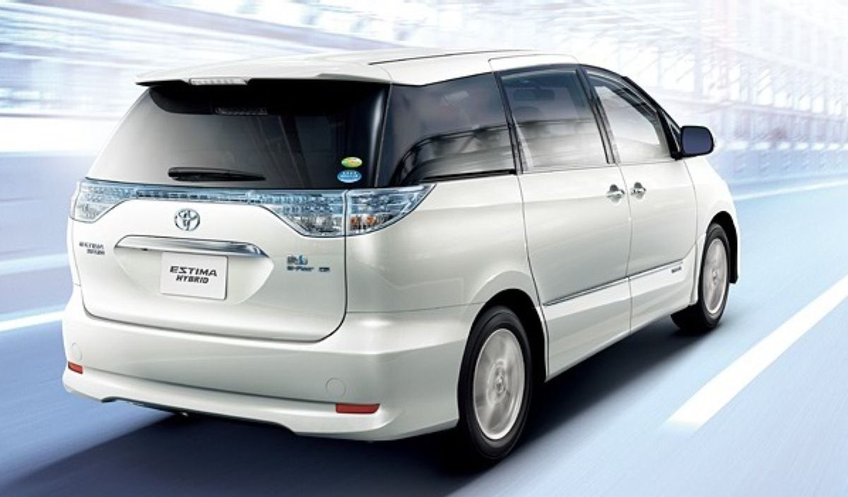 Toyota Estima Hybrid 2015. Toyota Estima гибрид. Тойота Эстима гибрид 2015. Тойота Эстима минивэн гибрид.