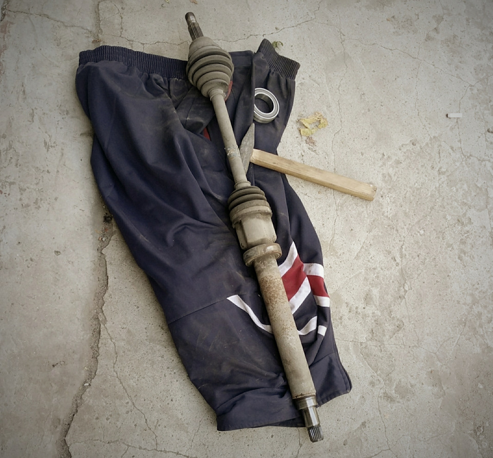 Замена промежуточного подшипника — Ford Fiesta (Mk V), 1,4 л., 2008 ...