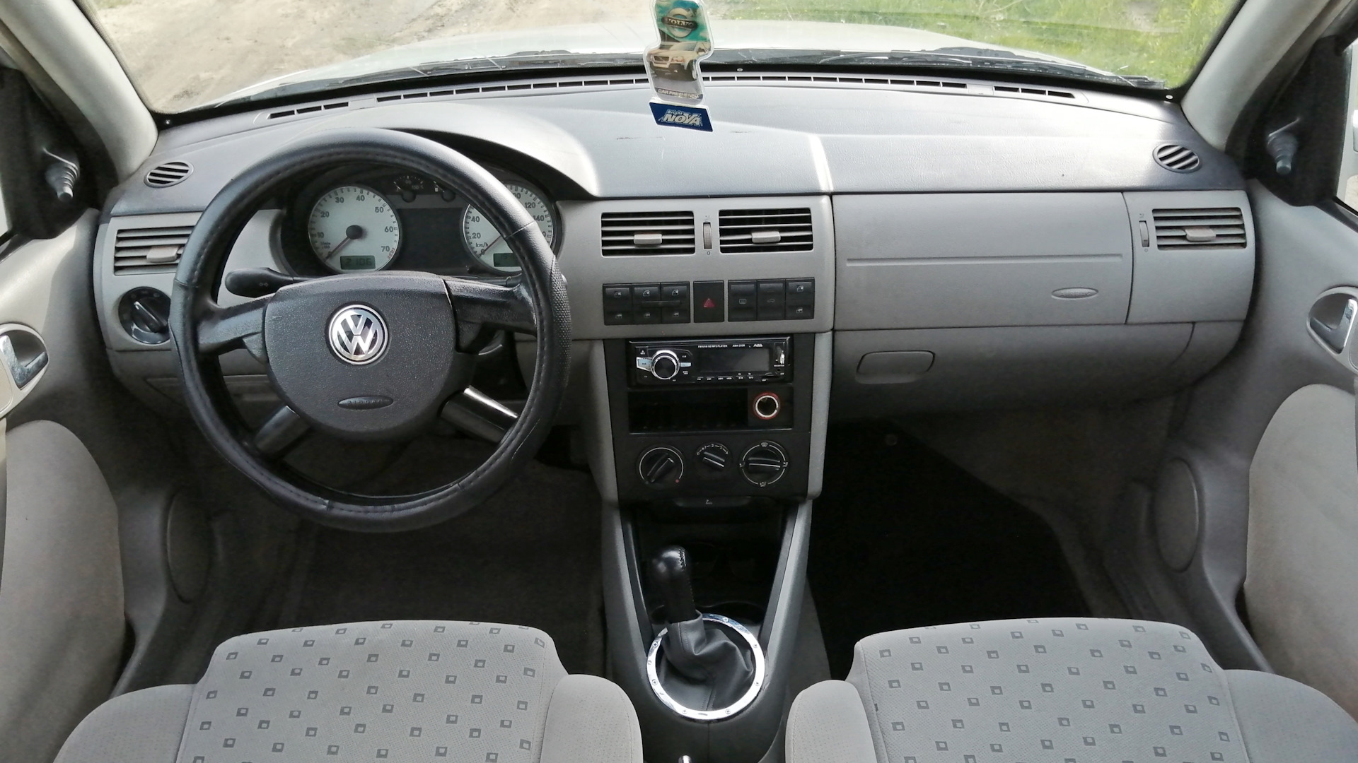 Фольксваген пойнтер замена. Volkswagen Pointer 1.8 МТ 2005 салон. Volkswagen Pointer 2005 салон. Фольксваген Пойнтер 1.0. Volkswagen Pointer 1.0 МТ, 2005,.