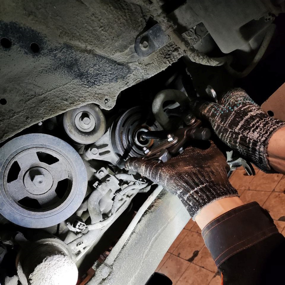 Замена подшипника шкива муфты компрессора кондиционера Nissan Murano ...