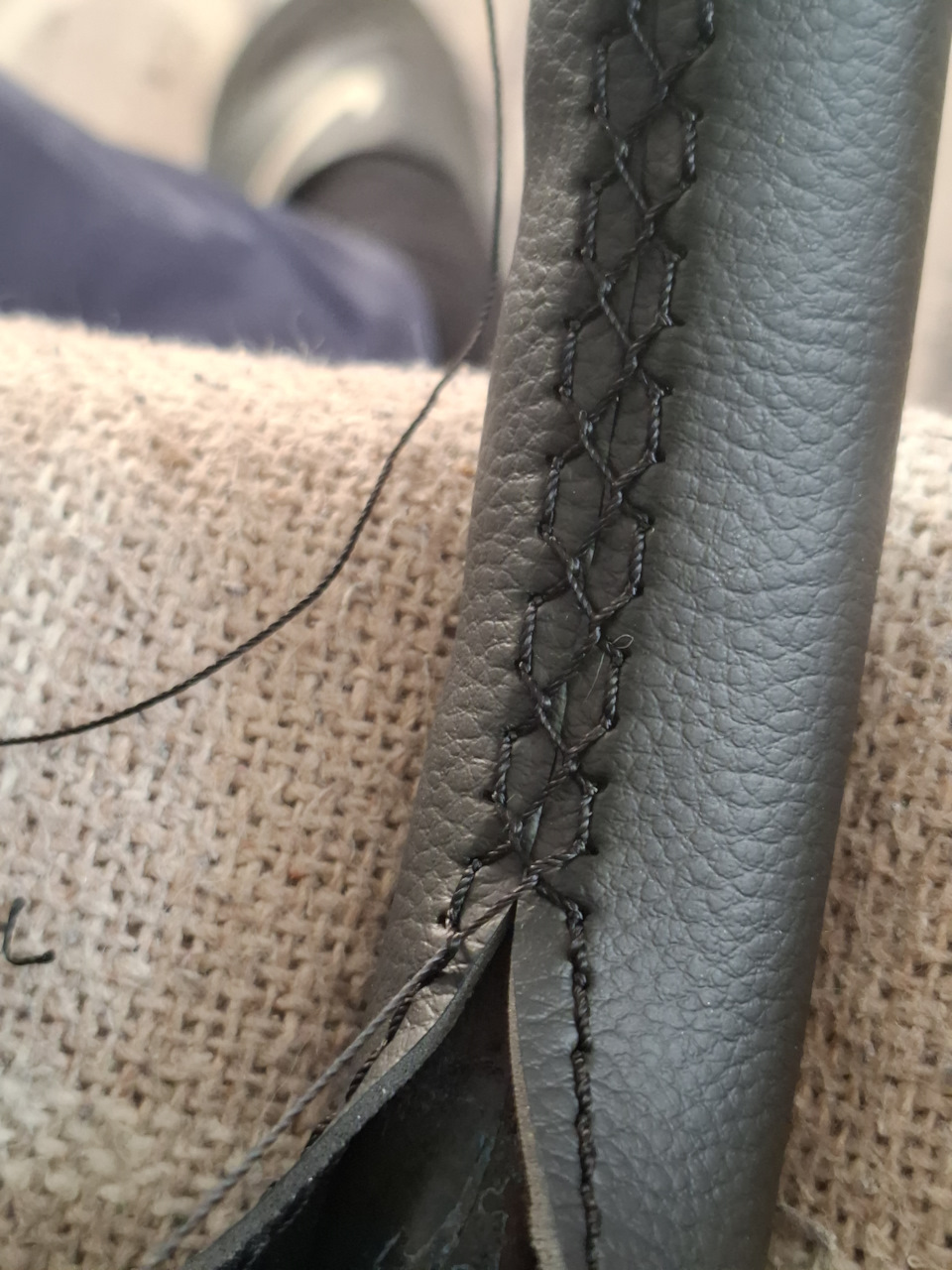 Старался сделать шов ровным — Mazda CX-7