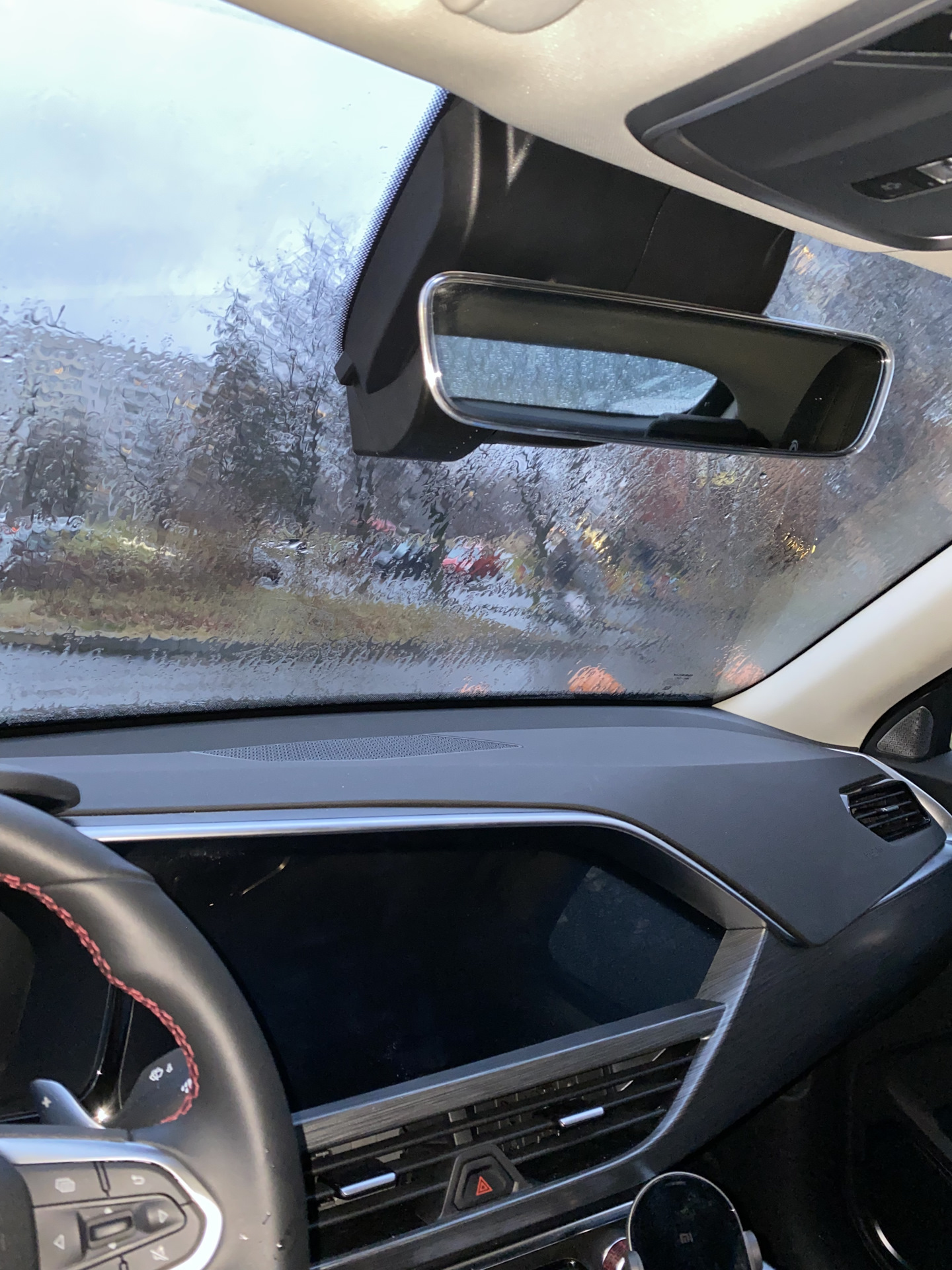 Штатный видеорегистратор джили атлас про. Geely Tugella видеорегистратор. Видеорегистратор для Geely Tugella CARLINK 6291. Люк Geely Tugella. Geely Tugella тонировка.