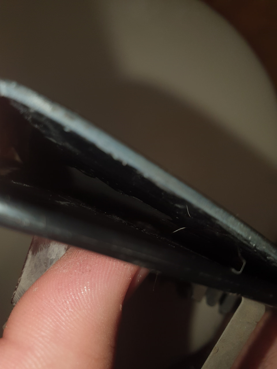 Пассажирское еле подлез чтоб клей залить можно было и не снимать, но делал чтоб быть уверенным — Opel Astra H