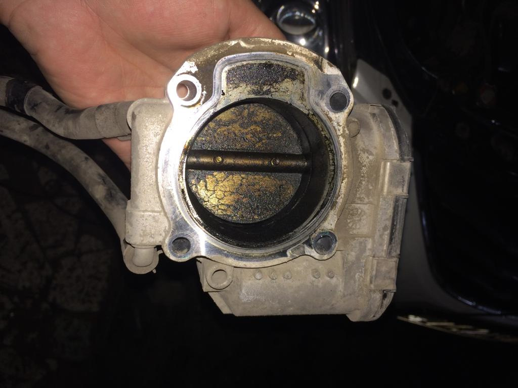 Замена датчика коленвала, замена кожуха термостата, чистка дросселя ...