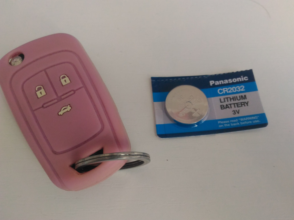 Замена батарейки в выкидном ключе — Opel Corsa D, 1,2 л, 2007 года ...