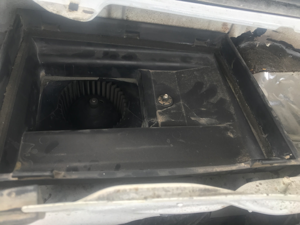 Ставим салонный фильтр — Volkswagen Golf Mk3, 1,9 л, 1993 года ...