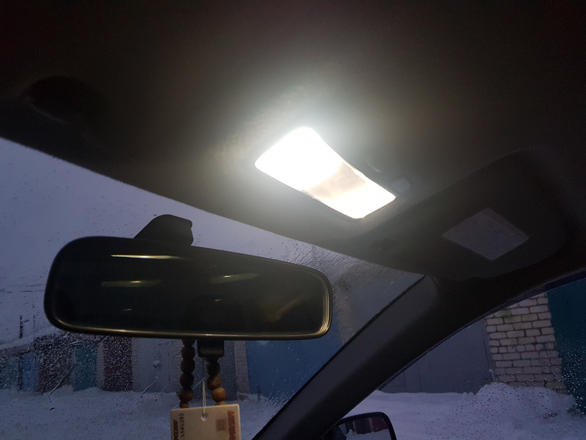 Лампочки в подсветку номера и салонный плофон — Mitsubishi Lancer IX, 2 ...