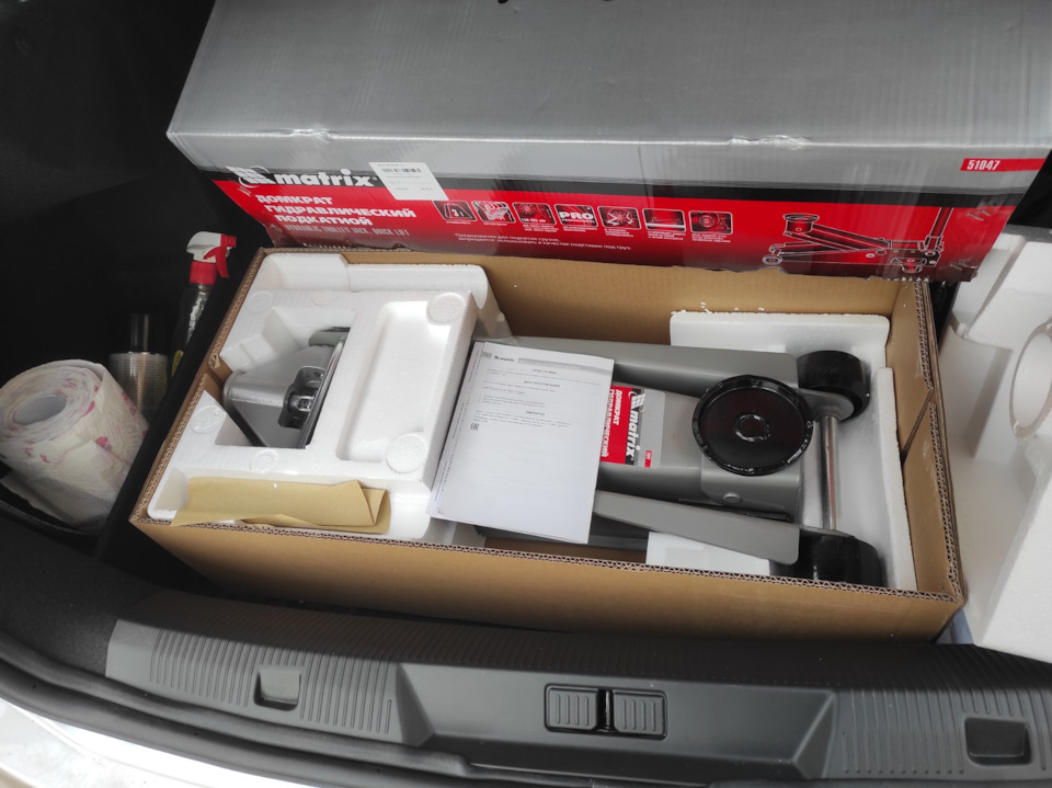 Домкрат Matrix 51047. — Citroen C4 L, 1,6 л, 2021 года | аксессуары ...