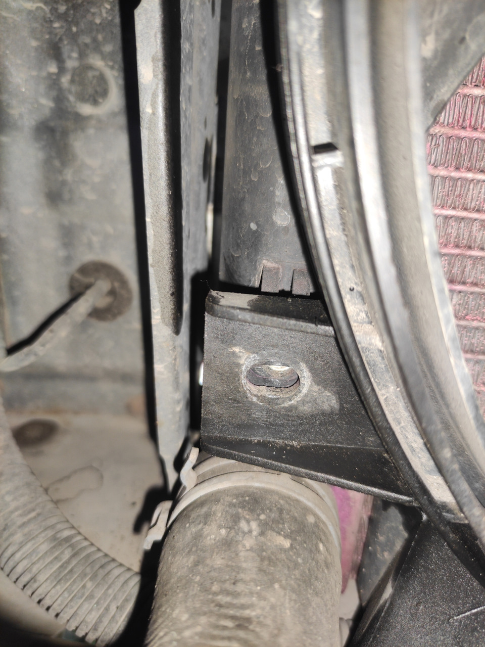 №99 Замена радиатора охлаждения на 16 кл. Калина с кондиционером — Lada ...