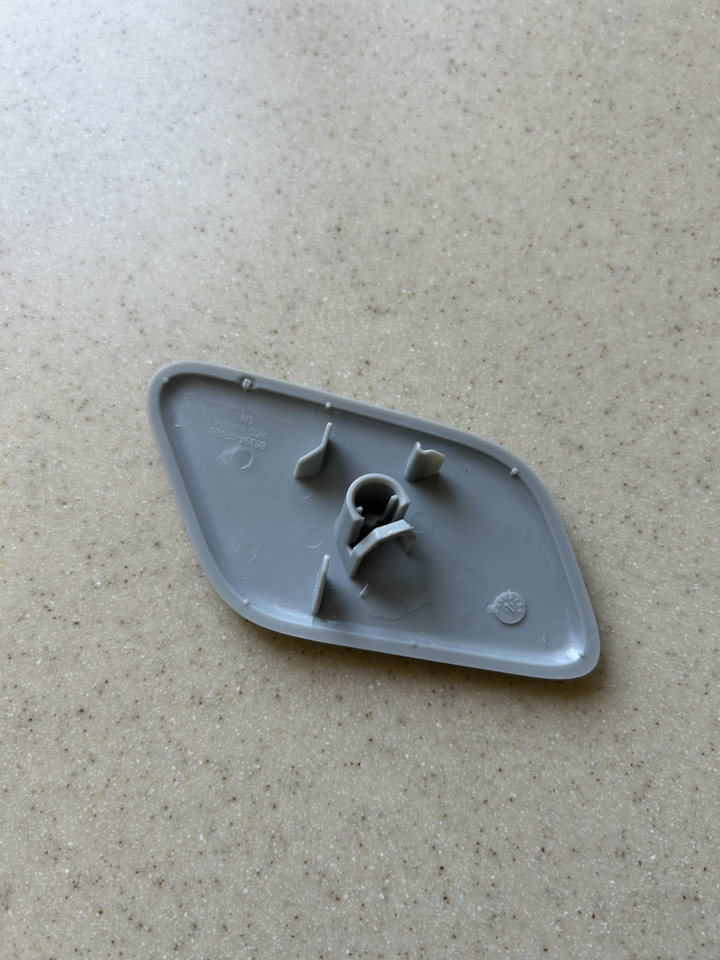 Крышка форсунки омывателя фар левая на Toyota Verso. | 1 500 ₽ в городе ...