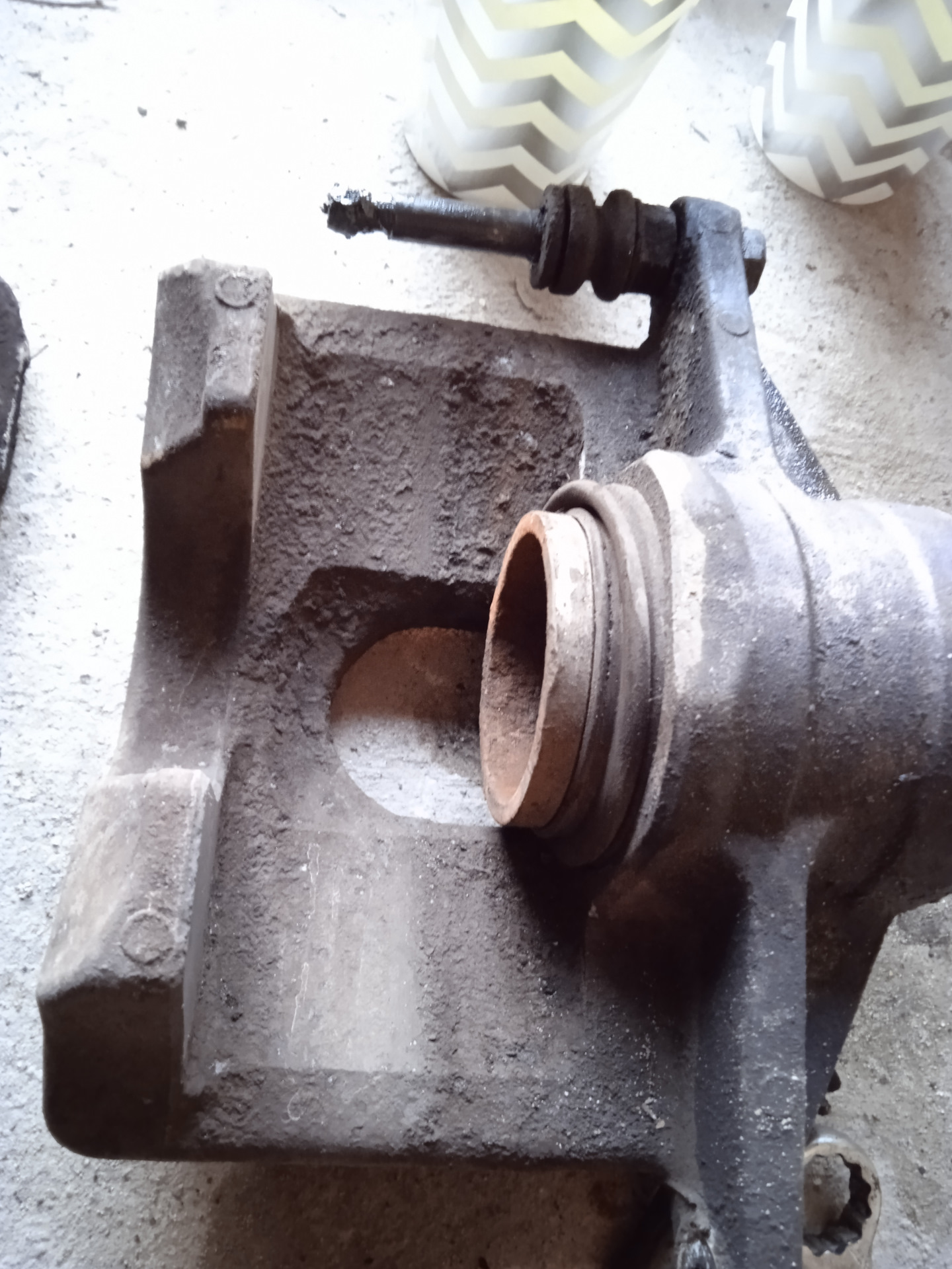 Треснул тормозной шланг — KIA Cerato (1G), 1,6 л, 2007 года | своими ...