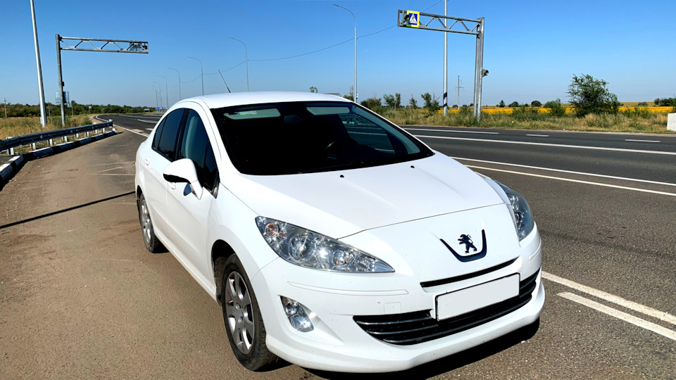 Peugeot 408 Белый Пыжик