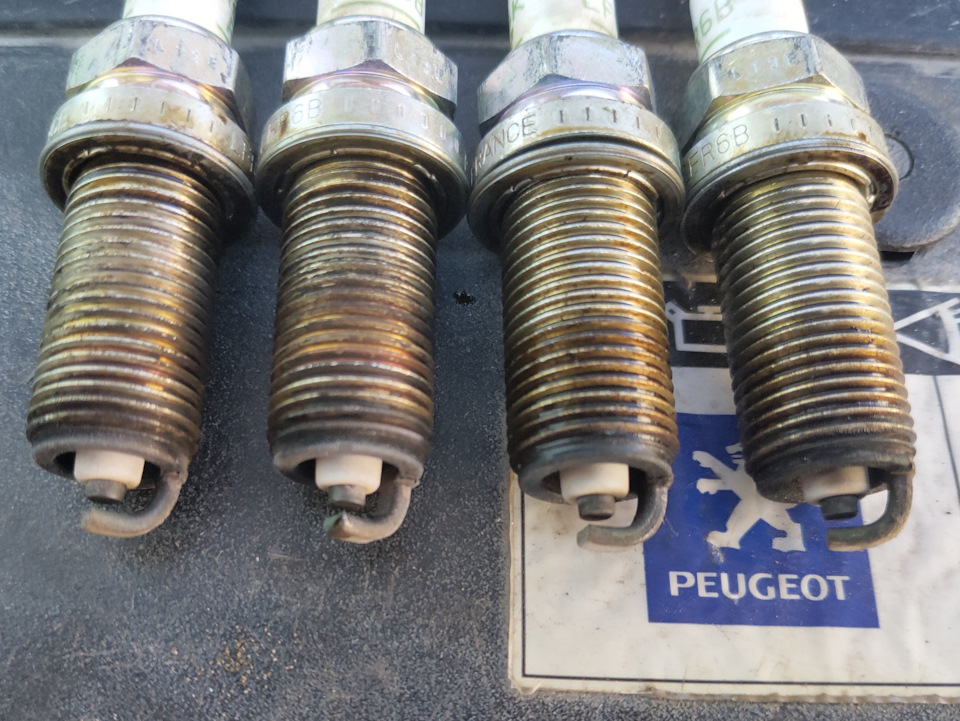 Установка иридиевых свечей зажигания — Peugeot 307 SW, 1,6 л, 2007 года ...