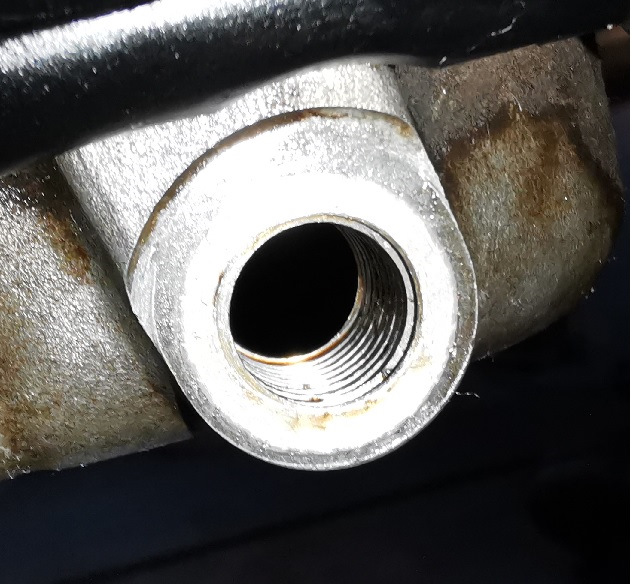 Сорвали резьбу сливной пробки масленого картера — легко исправить — BMW ...