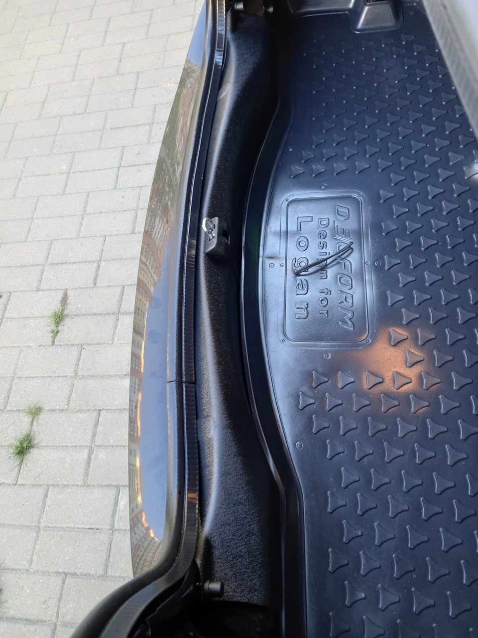 Накладка на порожек багажника — Renault Logan Stepway, 1,6 л., 2021 ...