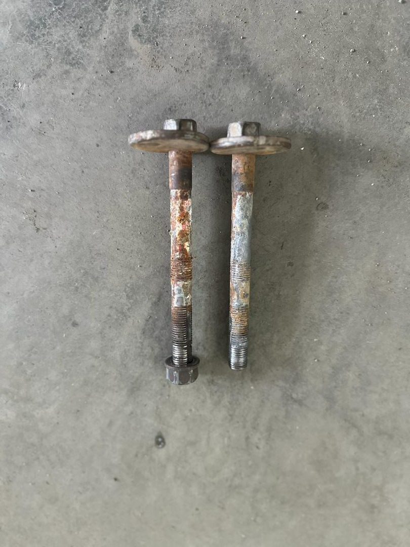 На старых слизало резьбу — Toyota 4Runner (4G)