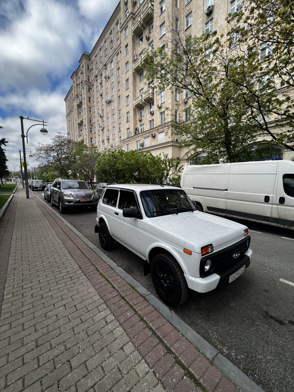 Броня крепка, тонер сфера и поездка на Поклонную гору — Lada 4x4 3D, 1,7 л,  2024 года | путешествие | DRIVE2