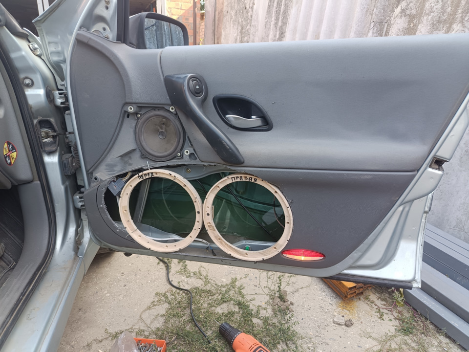 Про автозвук — Renault Laguna II, 2 л, 2003 года | автозвук | DRIVE2