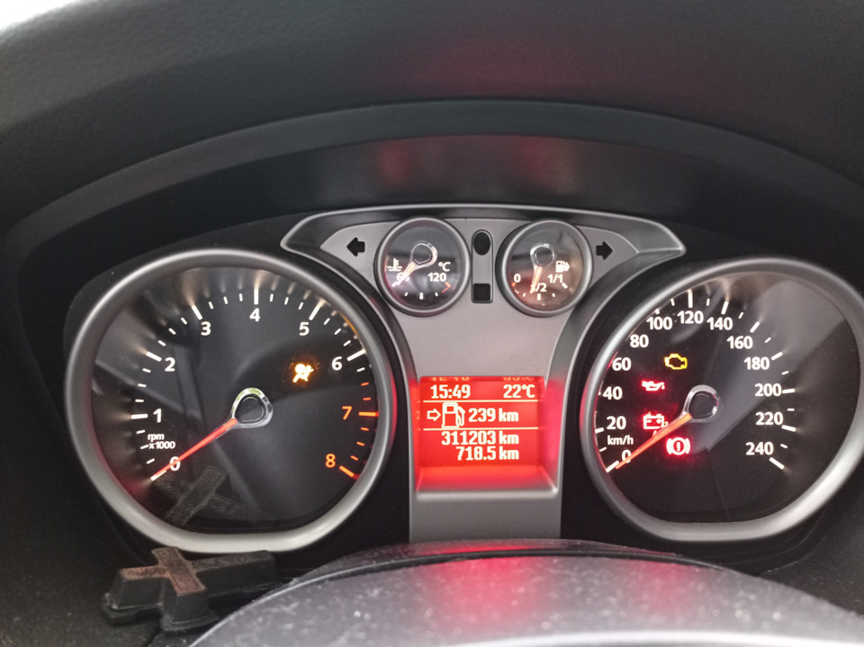 Боковые шторки безопасности в крыше — Ford Focus II Wagon, 1,6 л, 2008 ...