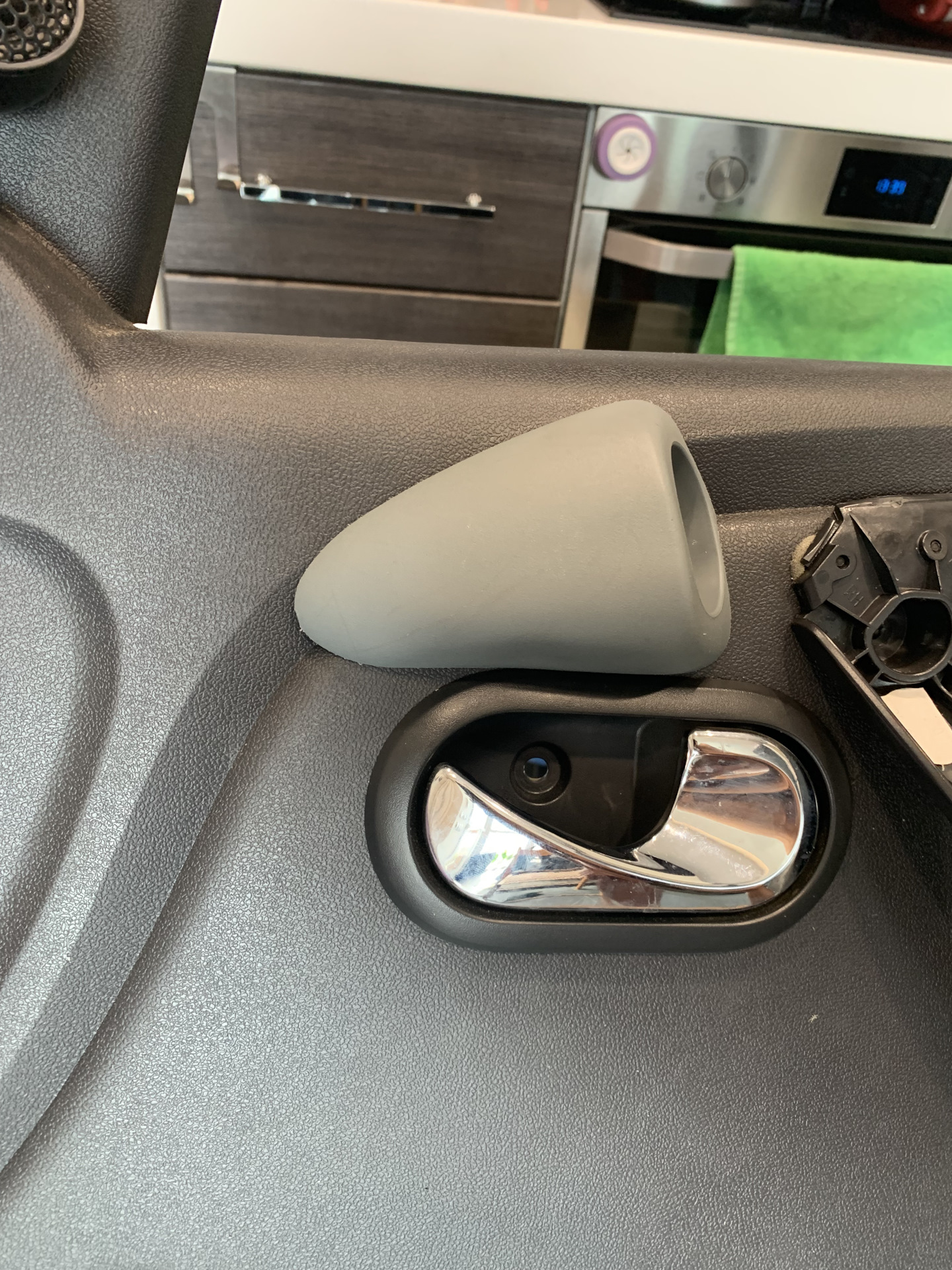 Перенос кнопок стеклоподъемников — Lada Ларгус, 1,6 л, 2018 года ...