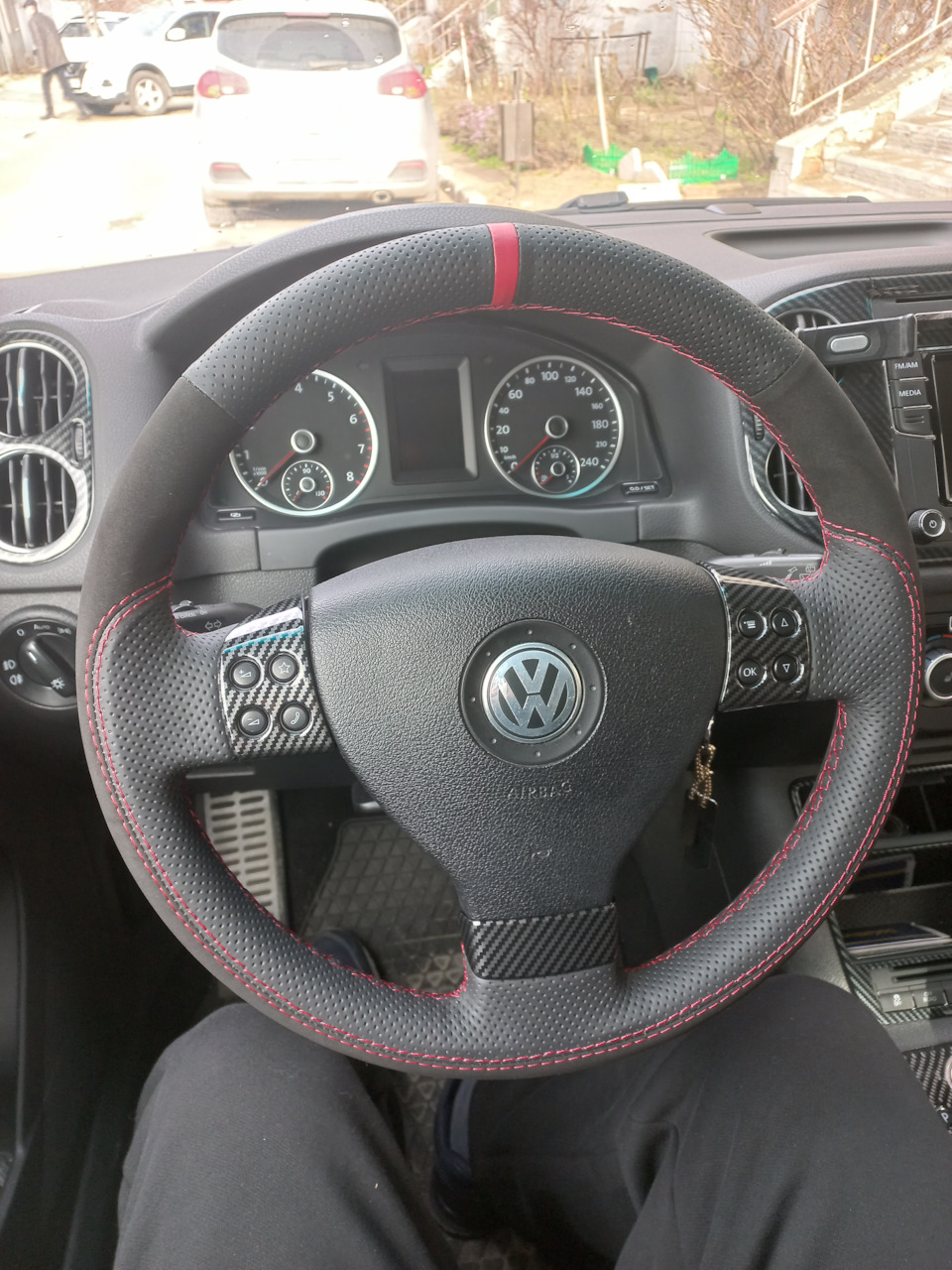 Перетяжка руля.Просто захотелось. — Volkswagen Tiguan (1G), 2 л, 2010 ...