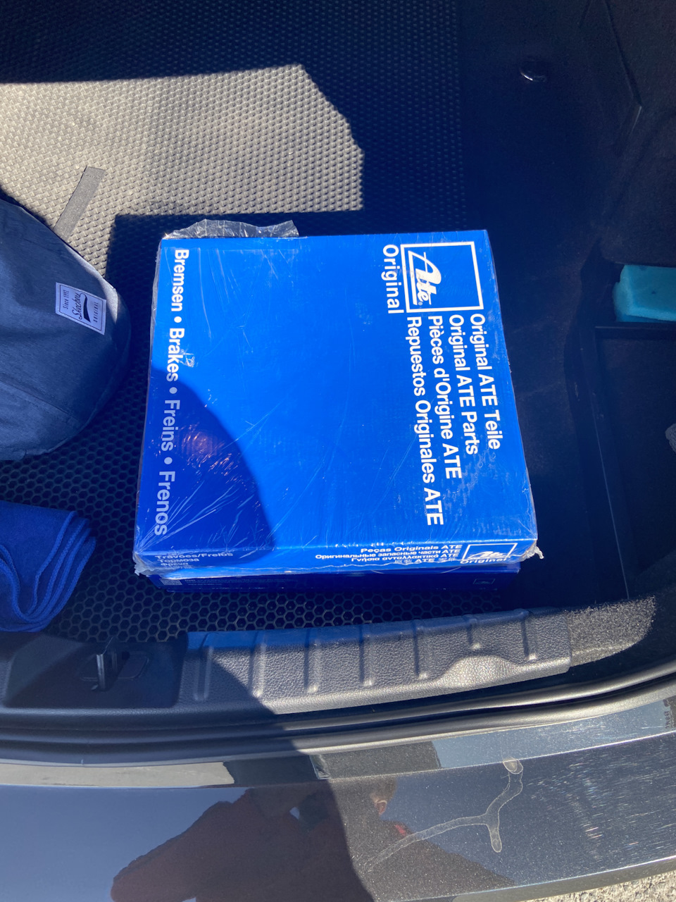 Замена передних тормозных дисков — BMW 3 series (F30), 2 л, 2013 года ...