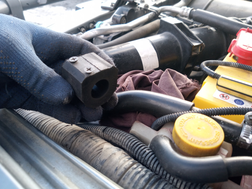 Боковые отбойники капота на Патрол 61 — DRIVE2