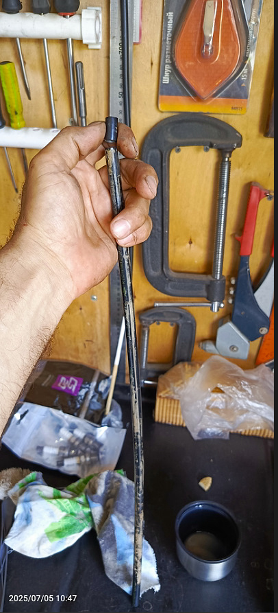 Вакуумный шланг подрезать бесполезно, пипка на пыльнике просела, тоже посадил на герметик. — Nissan Almera V (G11/15)