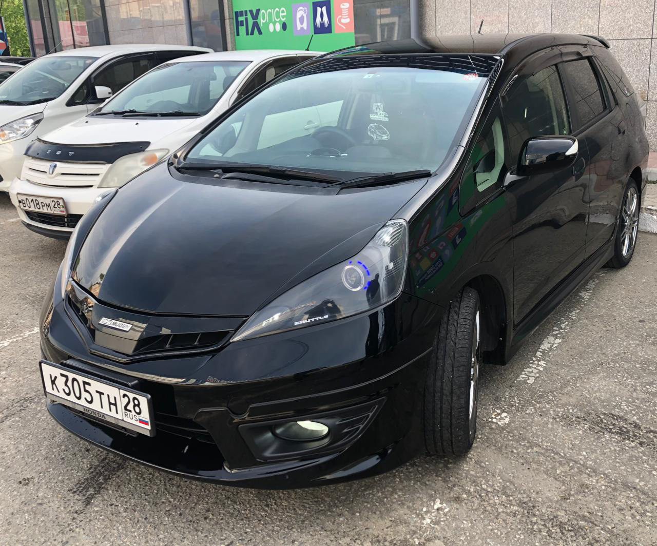 Shuttle фары. Хонда Шатл фит. Хонда фит Shuttle. Honda Fit Shuttle обвес. Хонда фит шаттл в обвесе.