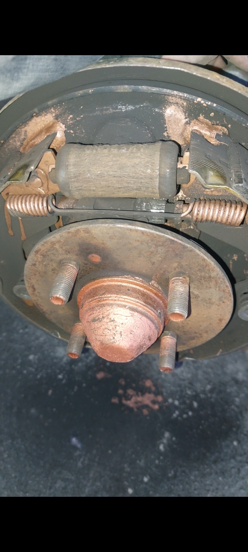 Регулировка задних барабанных тормозов. — Nissan AD (Y11), 1,5 л, 2002 ...