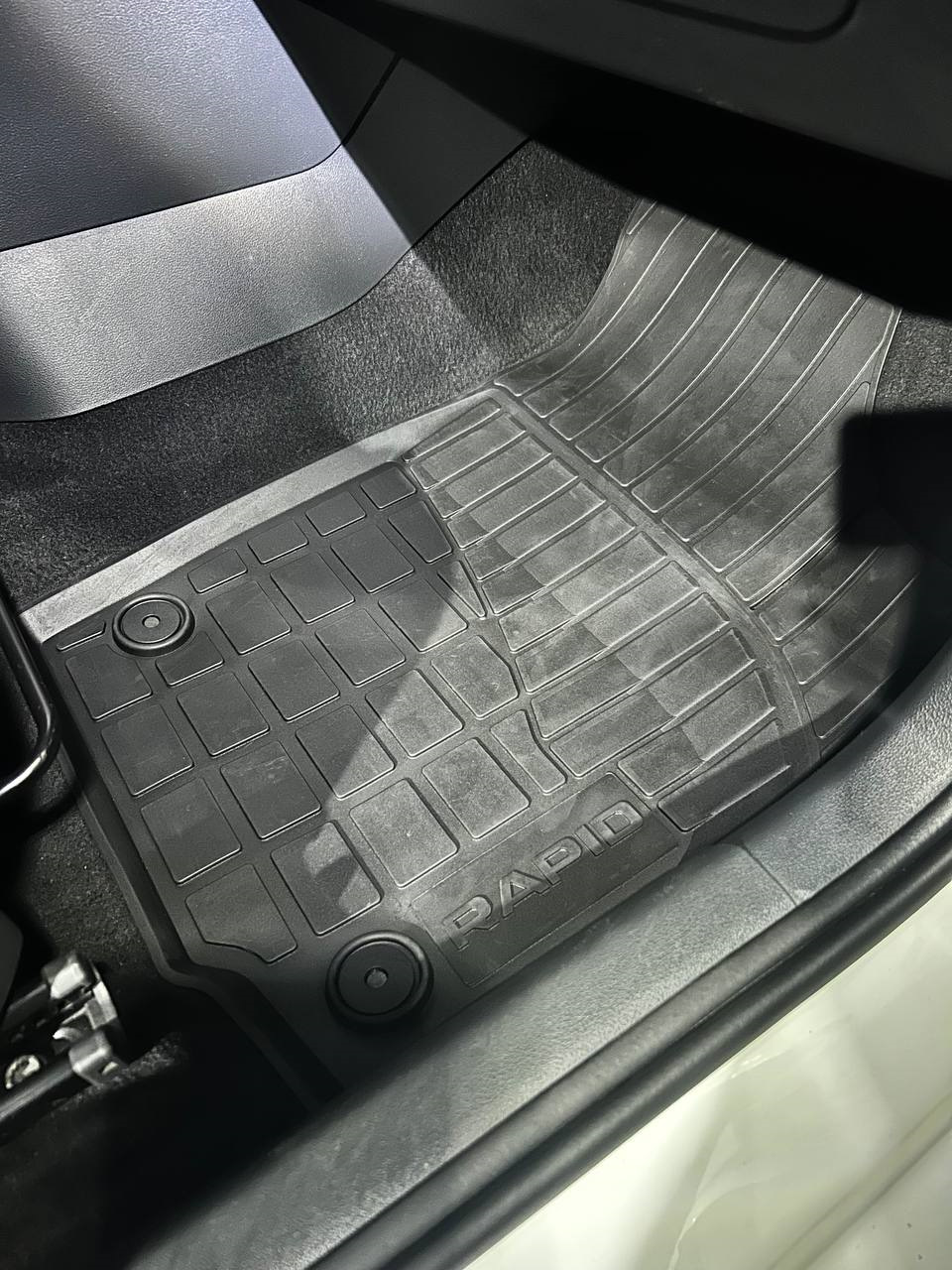 Фото в бортжурнале Skoda Rapid (1G)