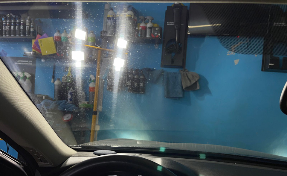 Есть ли смысл полировать лобовое? — Audi A6 (C7), 2 л, 2013 года ...