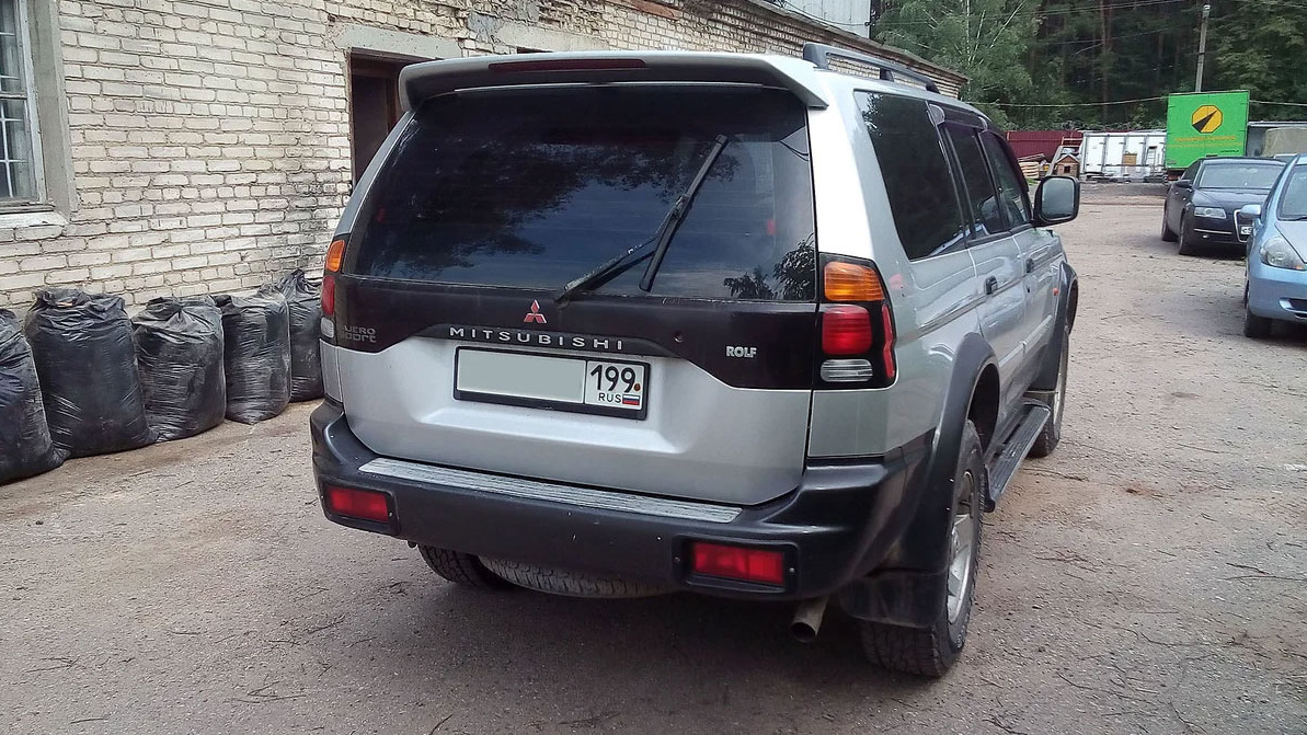 Mitsubishi pajero sport 2003 года