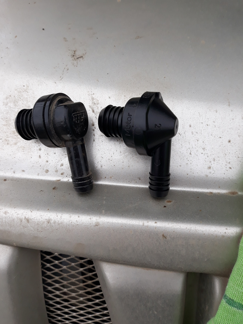 насос омывайки прамо. веерные форсунки. обратный клапан - УАЗ Patriot, 2,7 л, 20