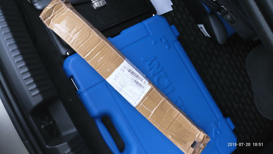 Накладки на пороги — Volkswagen Polo Sedan, 1,6 л, 2018 года ...