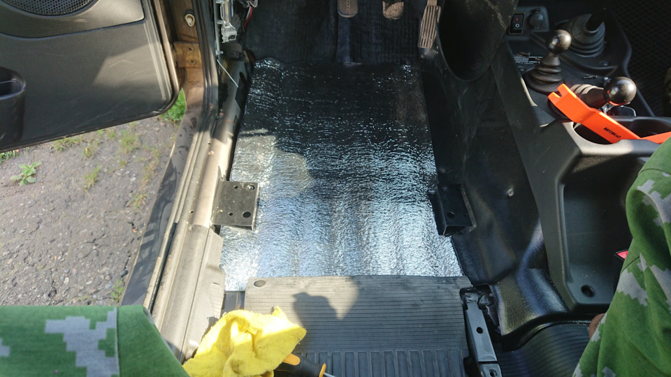 Чем заменить штатную шумоизоляцию пола - 81 фото